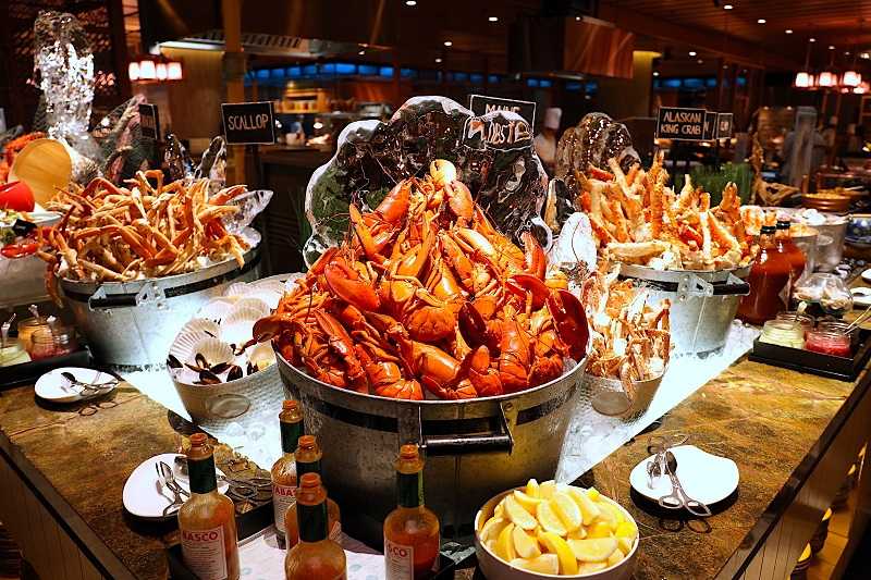 #10+ Quán buffet hải sản ngon ở Hà Nội kèm review - Bánh Mì Hàng Xanh