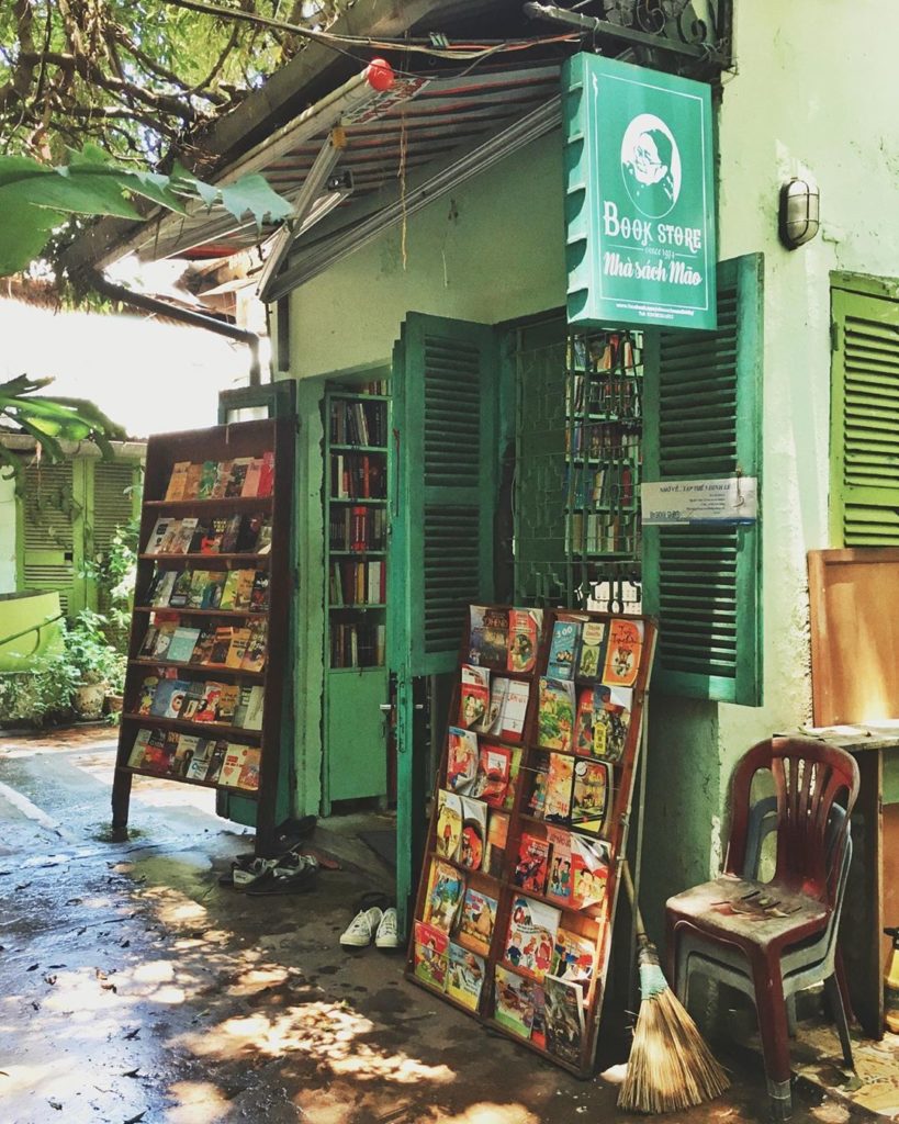 Nhà Sách Mão Đinh Lễ, Sách Giá Rẻ, Đủ Thể Loại - Halo Travel