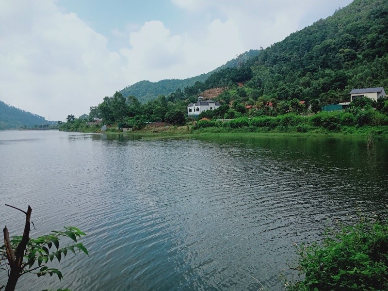 Hồ Hoa Sơn