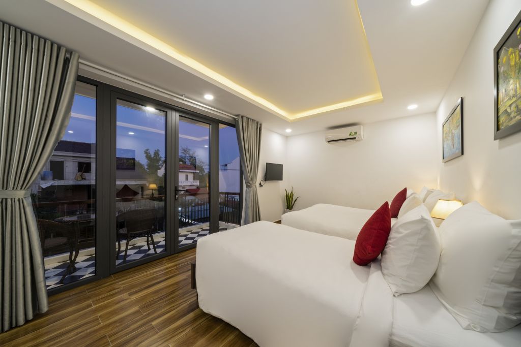 Deluxe Triple Room With City View