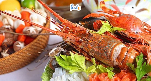 Buffet hải sản kênh Tân Hóa có món ăn phổ biến nào khác ngoài hải sản? 
