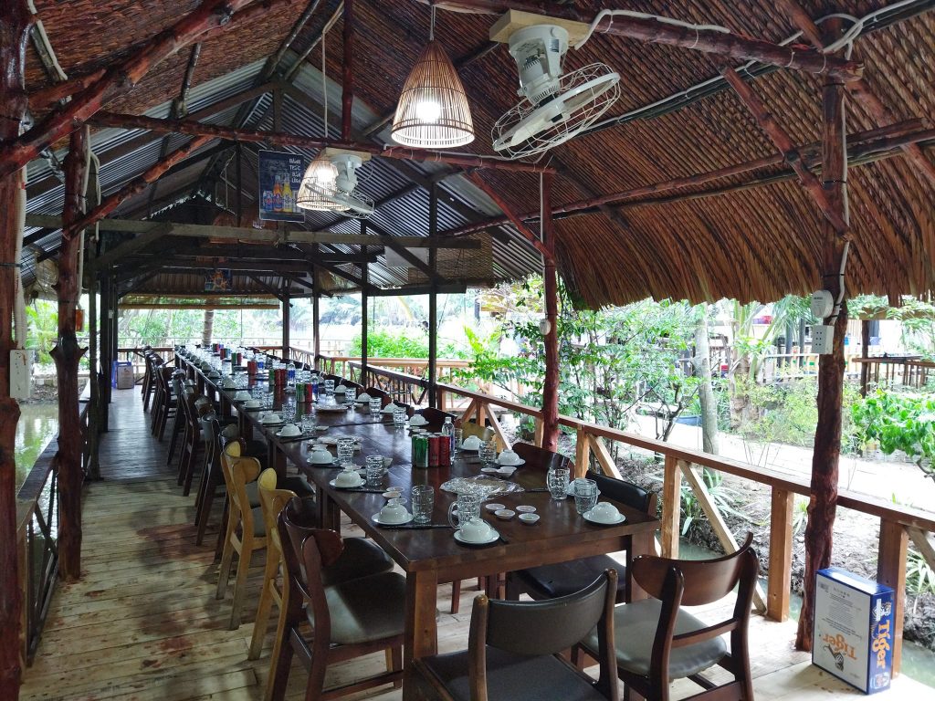 Nhà hàng Hương Dừa quận 9