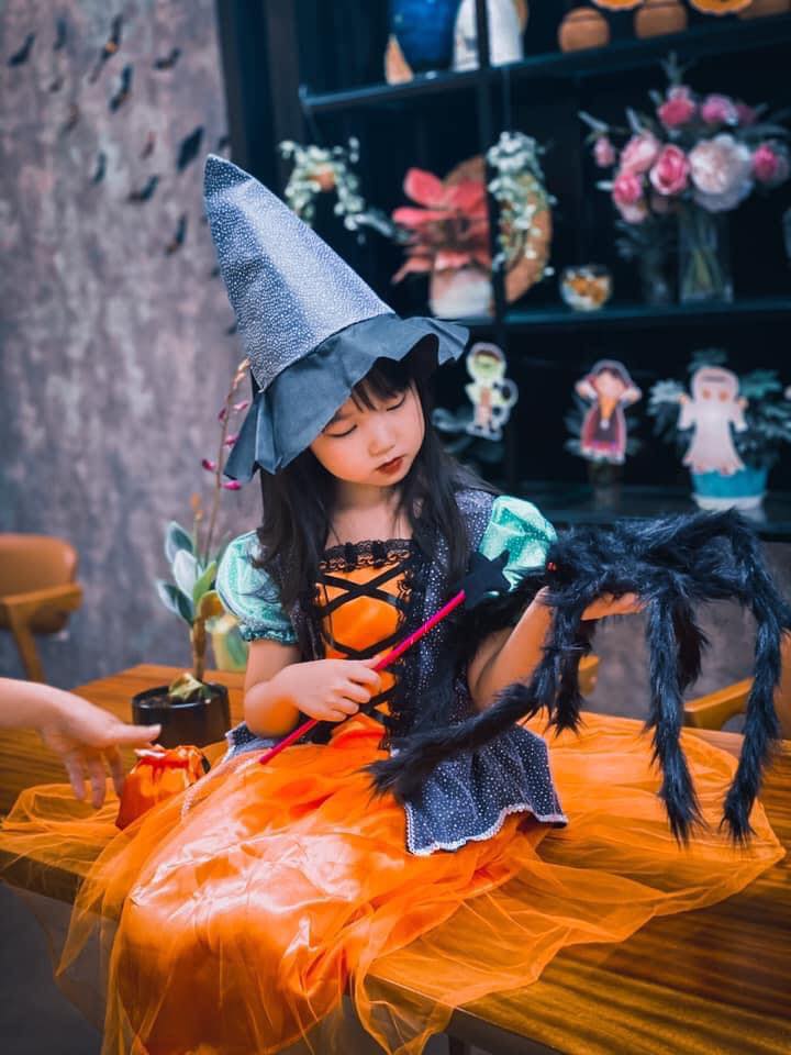 Trang phục Halloween cho bé