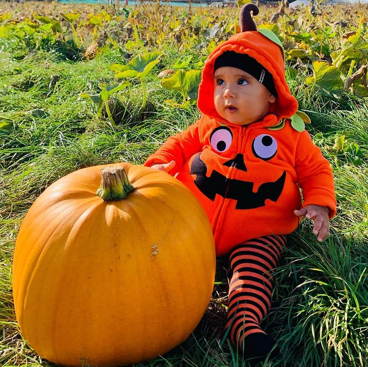 trang phục halloween cho bé hình quả bí ngô